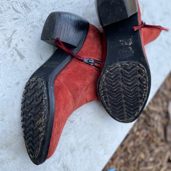 Leather grotesque boots - Picture 9 of 10